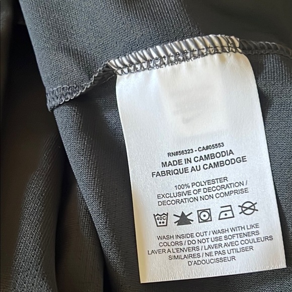 Nike Women's  V-Neck Top Large - Picture 6 of 6